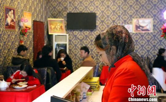维吾尔族青年湖北创业记:从摆地摊到餐厅老板