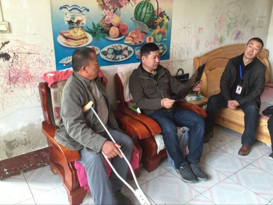 新疆温泉下沉干部为患病村民购买医疗保险受赞