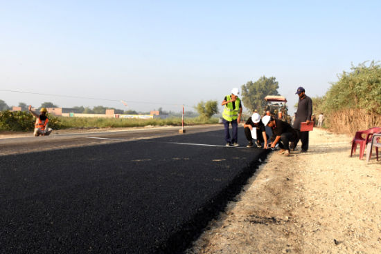 北新路桥巴基斯坦信德省省道改造项目冲刺四季